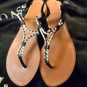 8.5 Ralph Lauren leather thong sandals